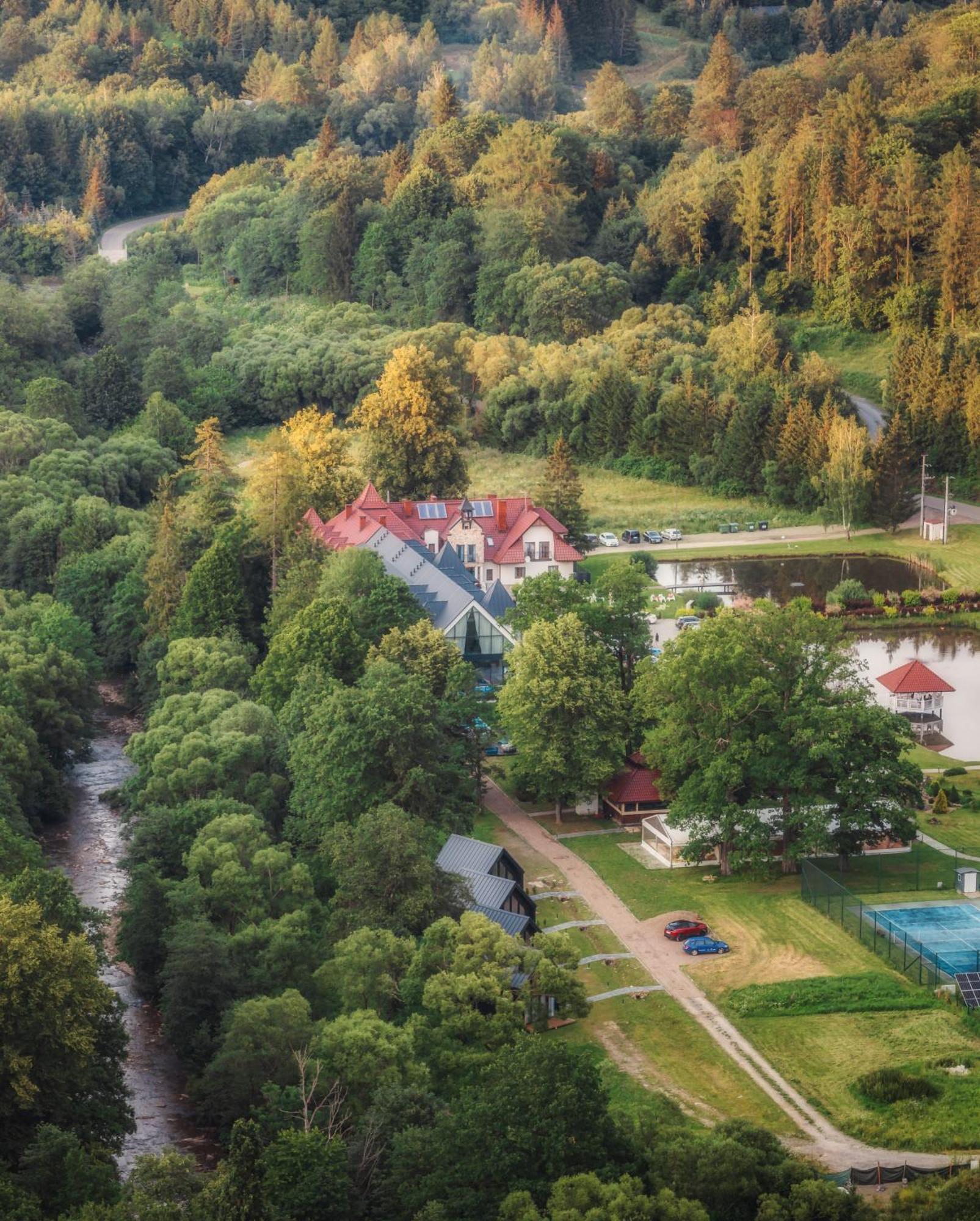 Carynska Resort & Spa Lutowiska Esterno foto